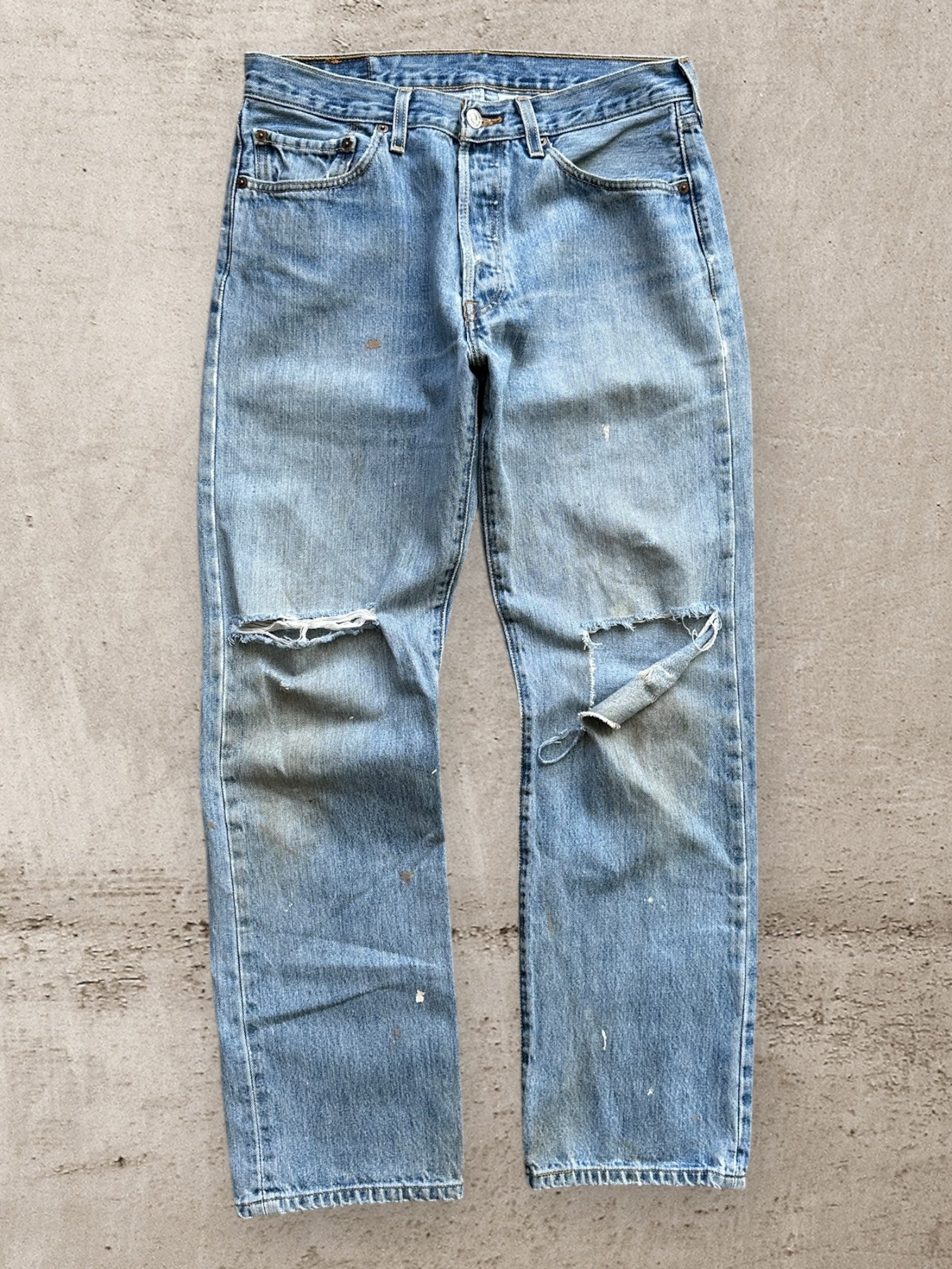 00s Levi's 501 Distressed Denim Jeans - 32x32 – The Juncture
