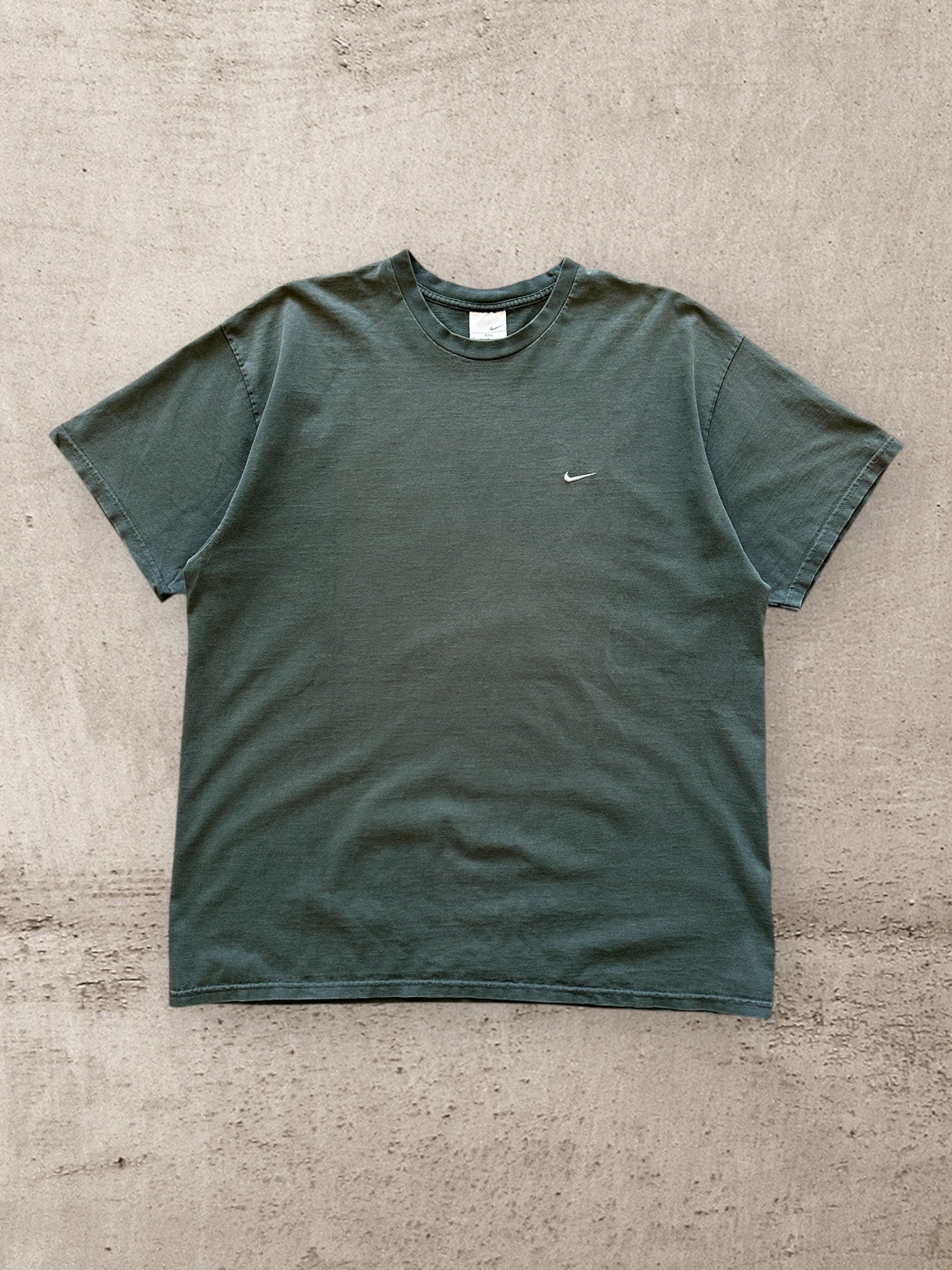 nike mini swoosh tee