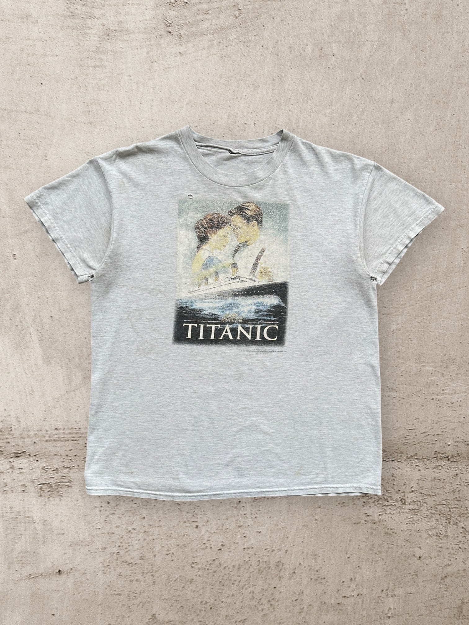 90s Titanic Distressed Graphic T-Shirt - Small – The Juncture