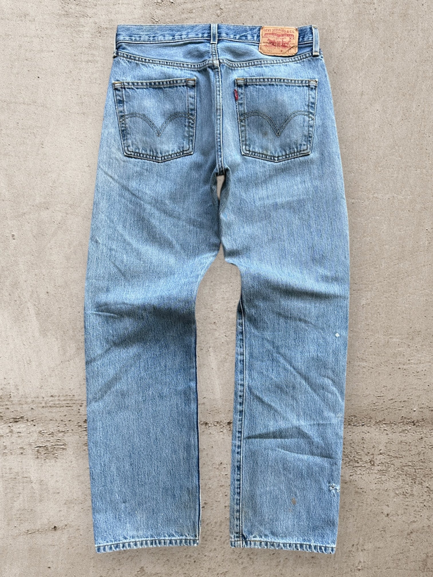 90-00s Levi’s 501 Damage Denim W32 リーバイス 00s Levi's 501 Distressed Denim Jeans - 32x32 – The Juncture