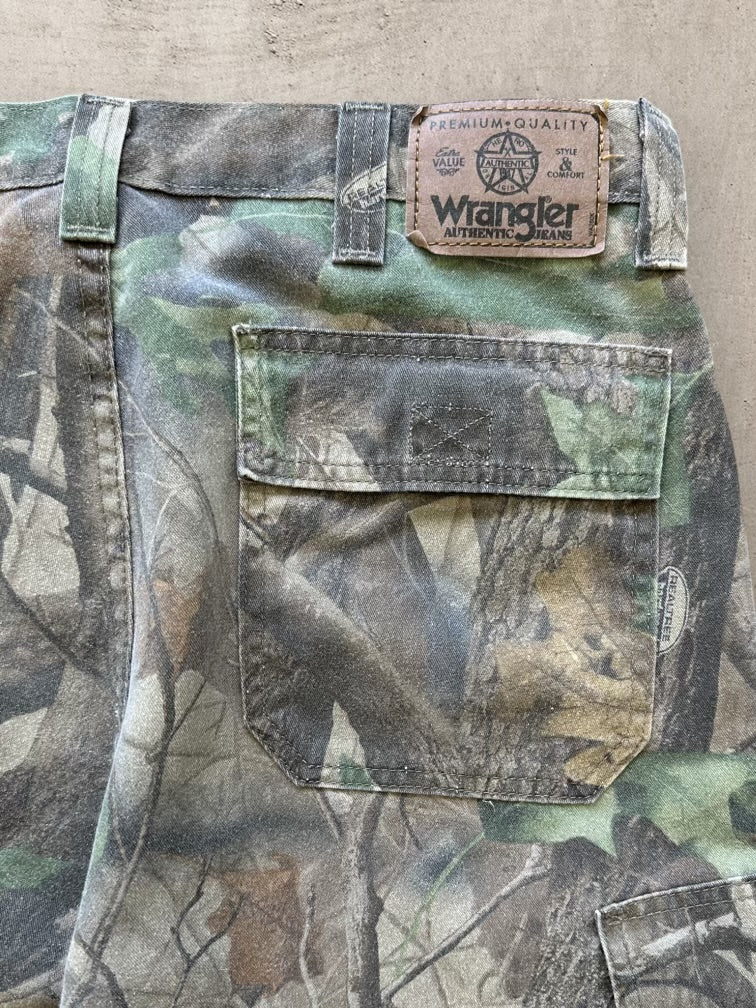 00s Wrangler Real Tree Camouflage Cargo Shorts - 34