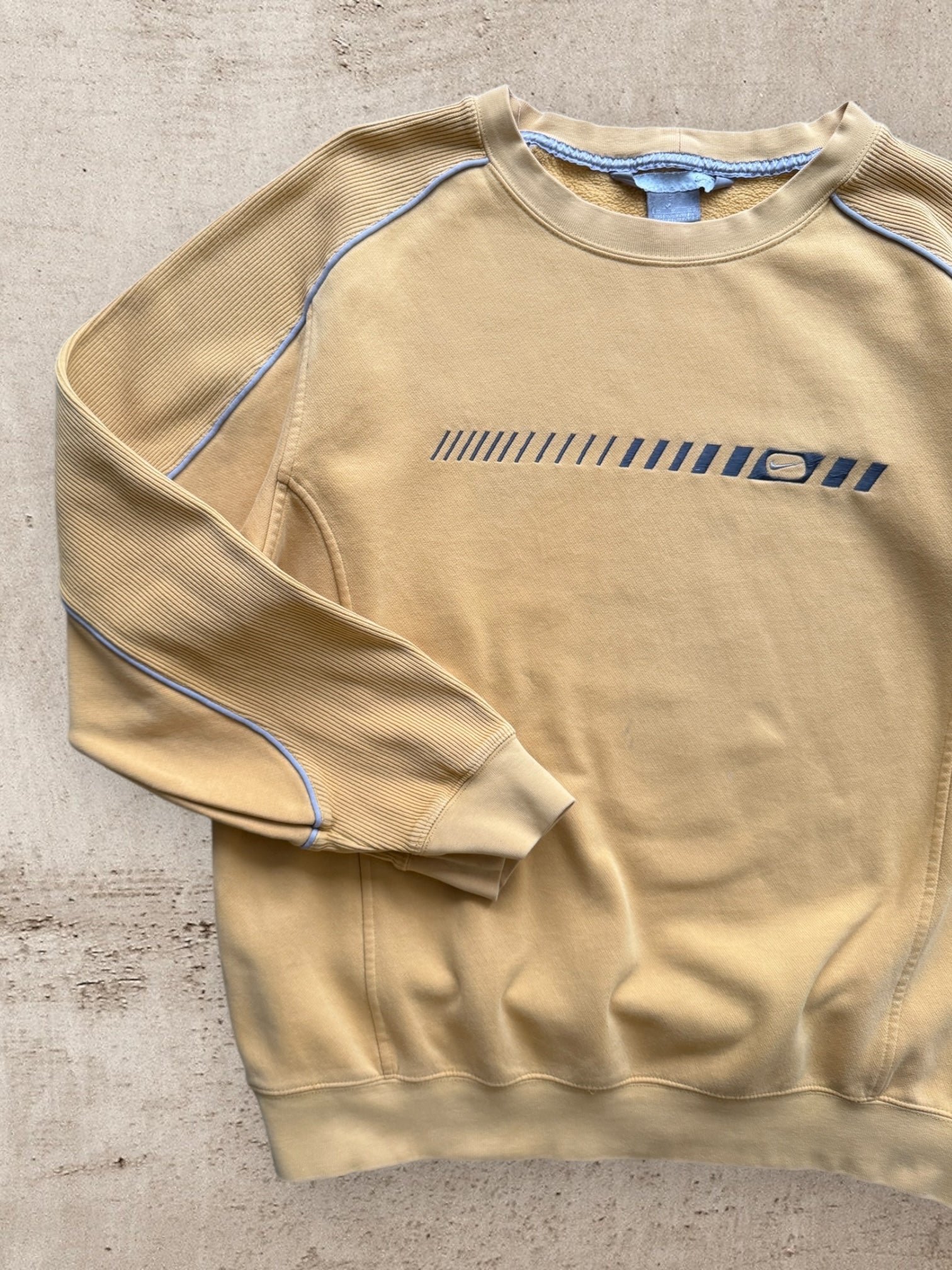 00s Nike Piped & Embroidered Crewneck - Large