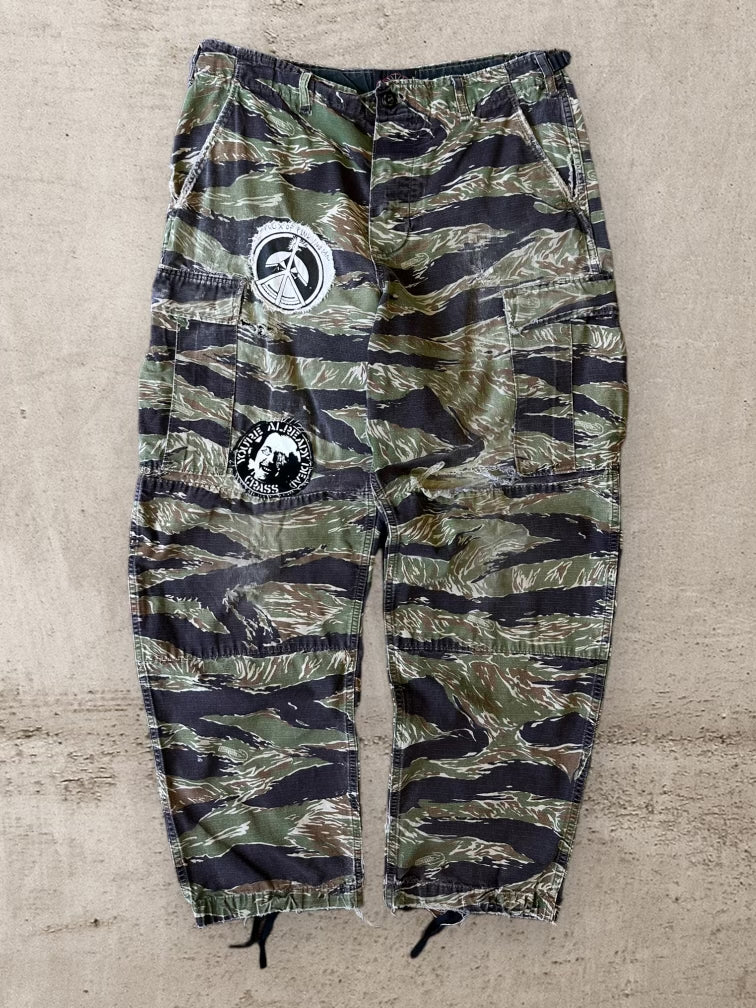 00s Tiger Camouflage Patch Cargo Pants - 35x30