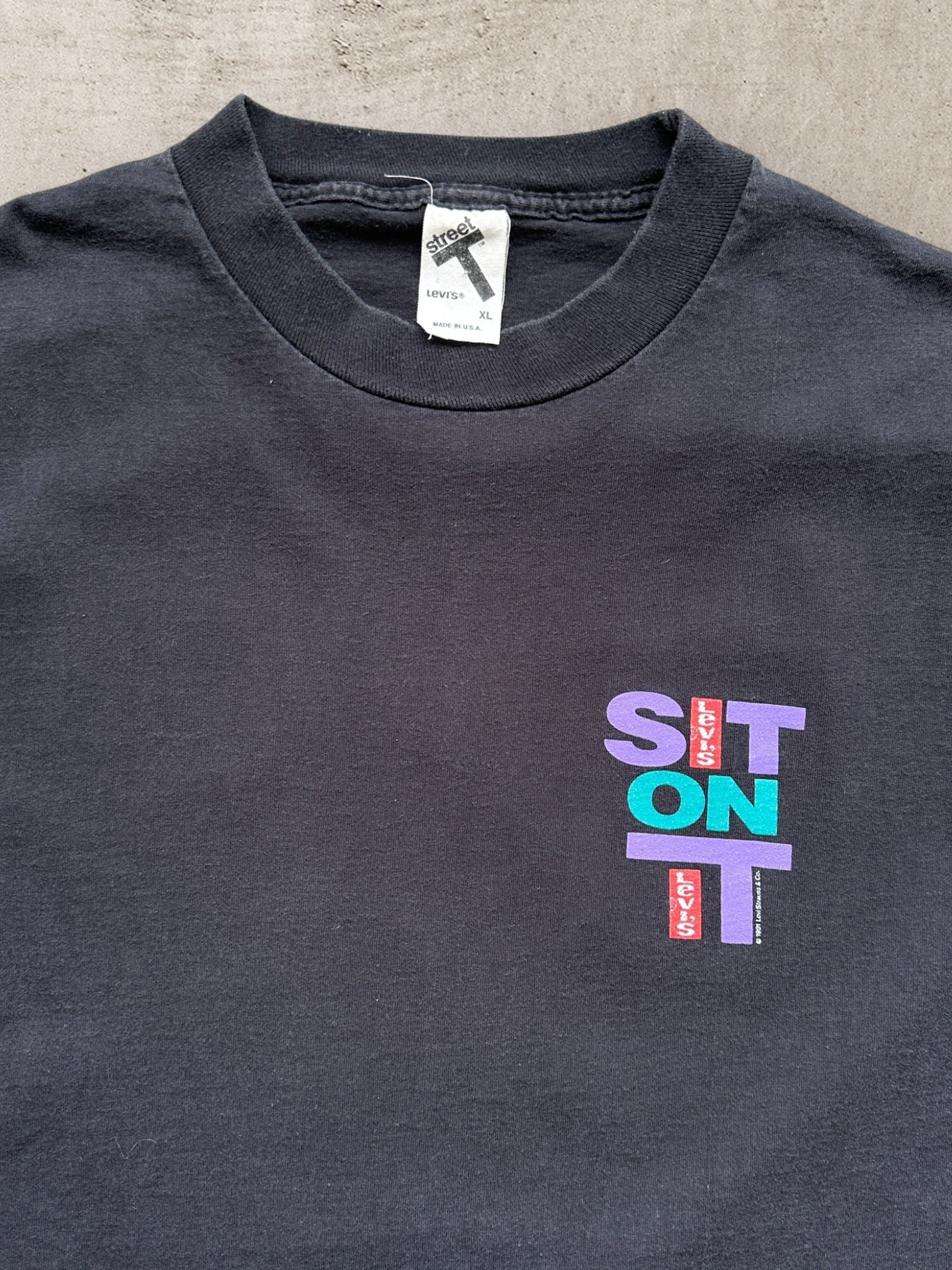 90s Levi’s Sit On It Graphic T-Shirt - XL
