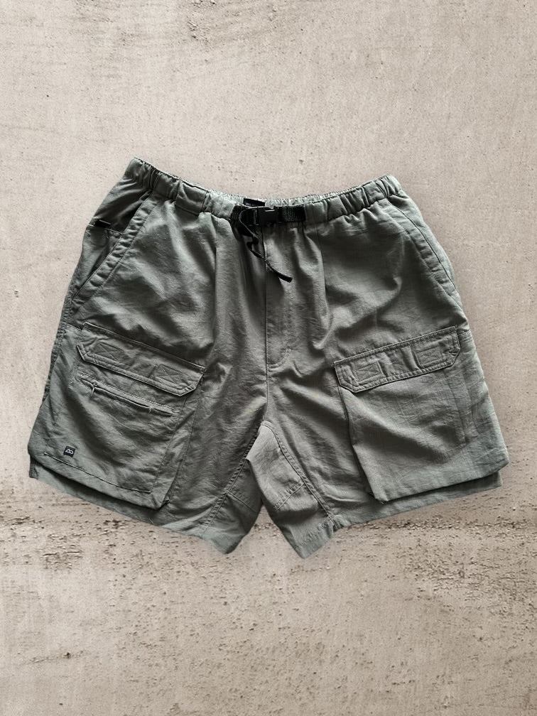 00s Nylon Outerwear Cargo Shorts - 32