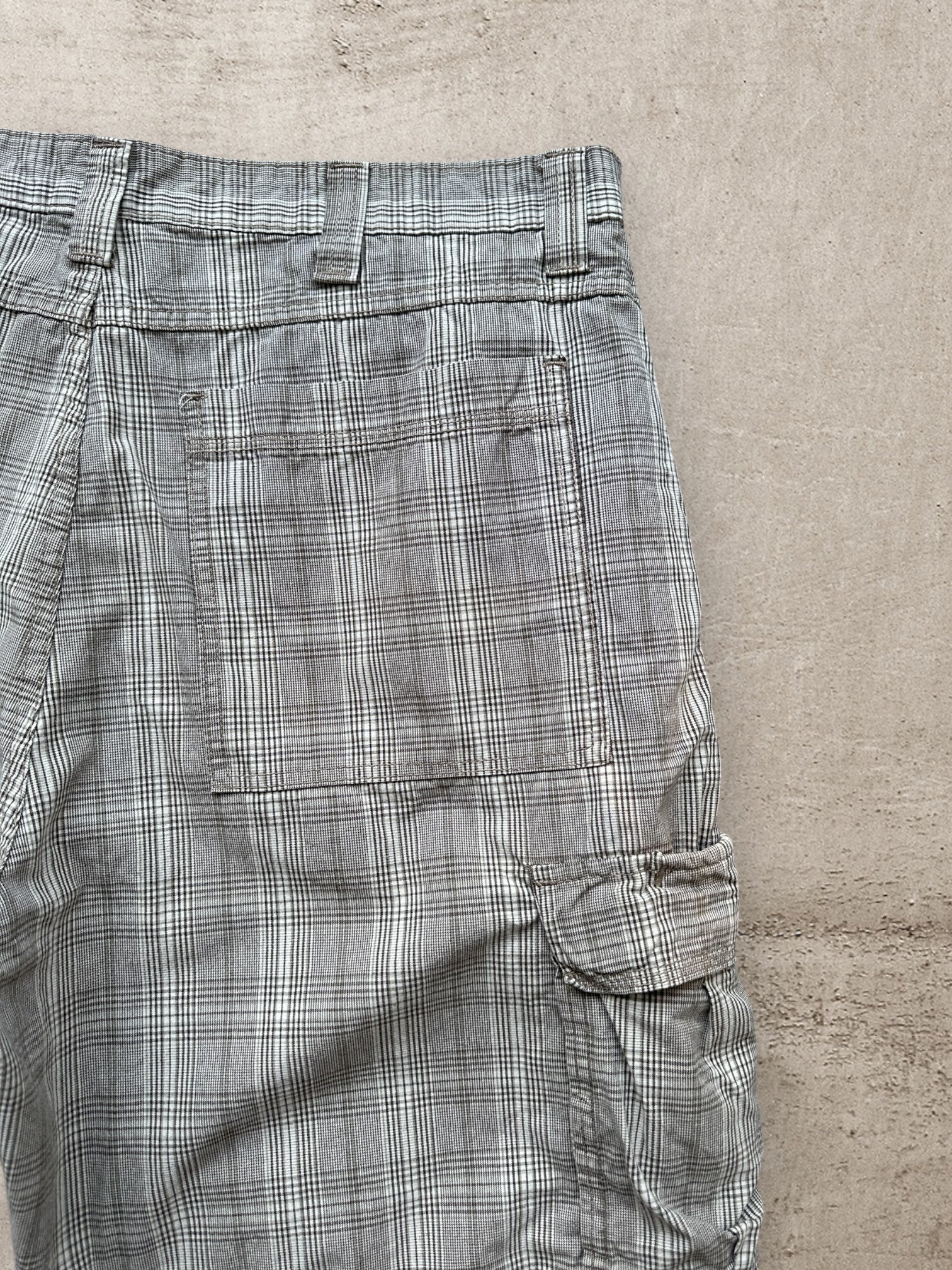 00s Wrangler Plaid Cargo Shorts - 36”