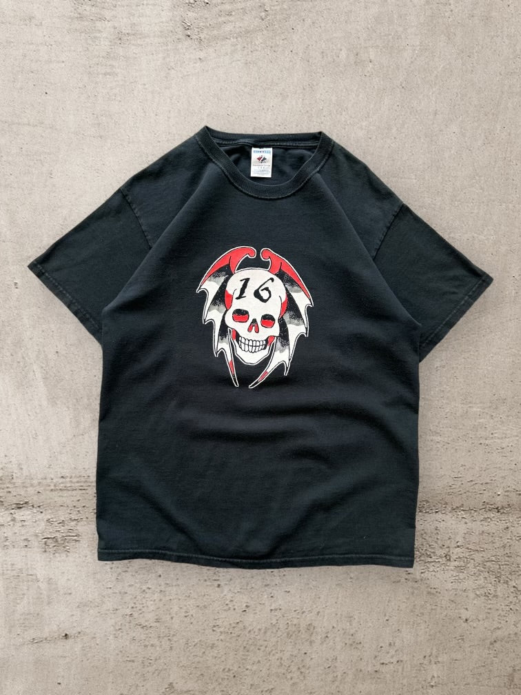 00s 16 Skull Graphic T-Shirt - Medium