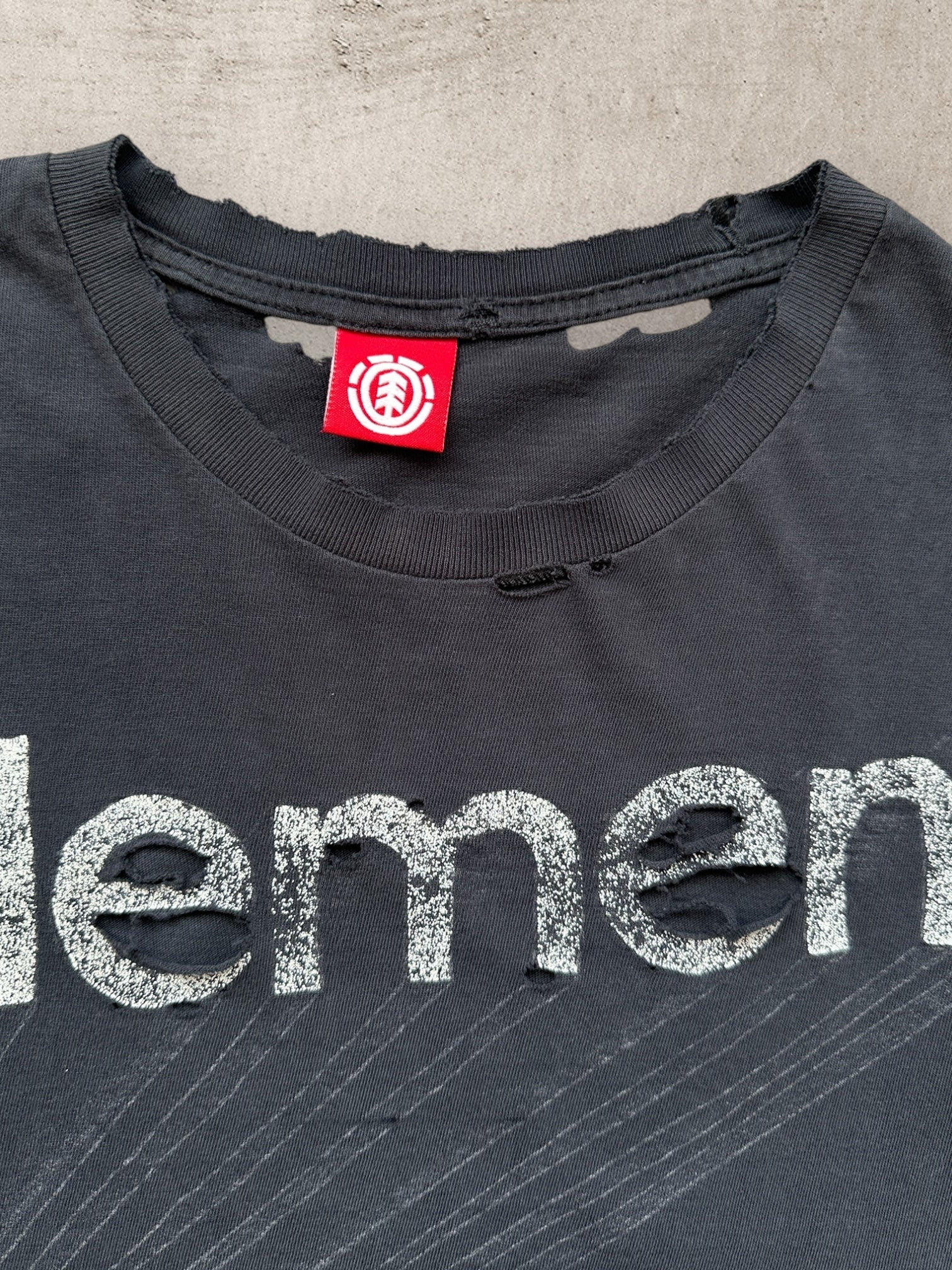 00s Element Distressed Graphic T-Shirt - Medium