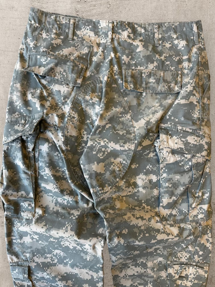 00s Digital Camouflage Cargo Pants - 36x32