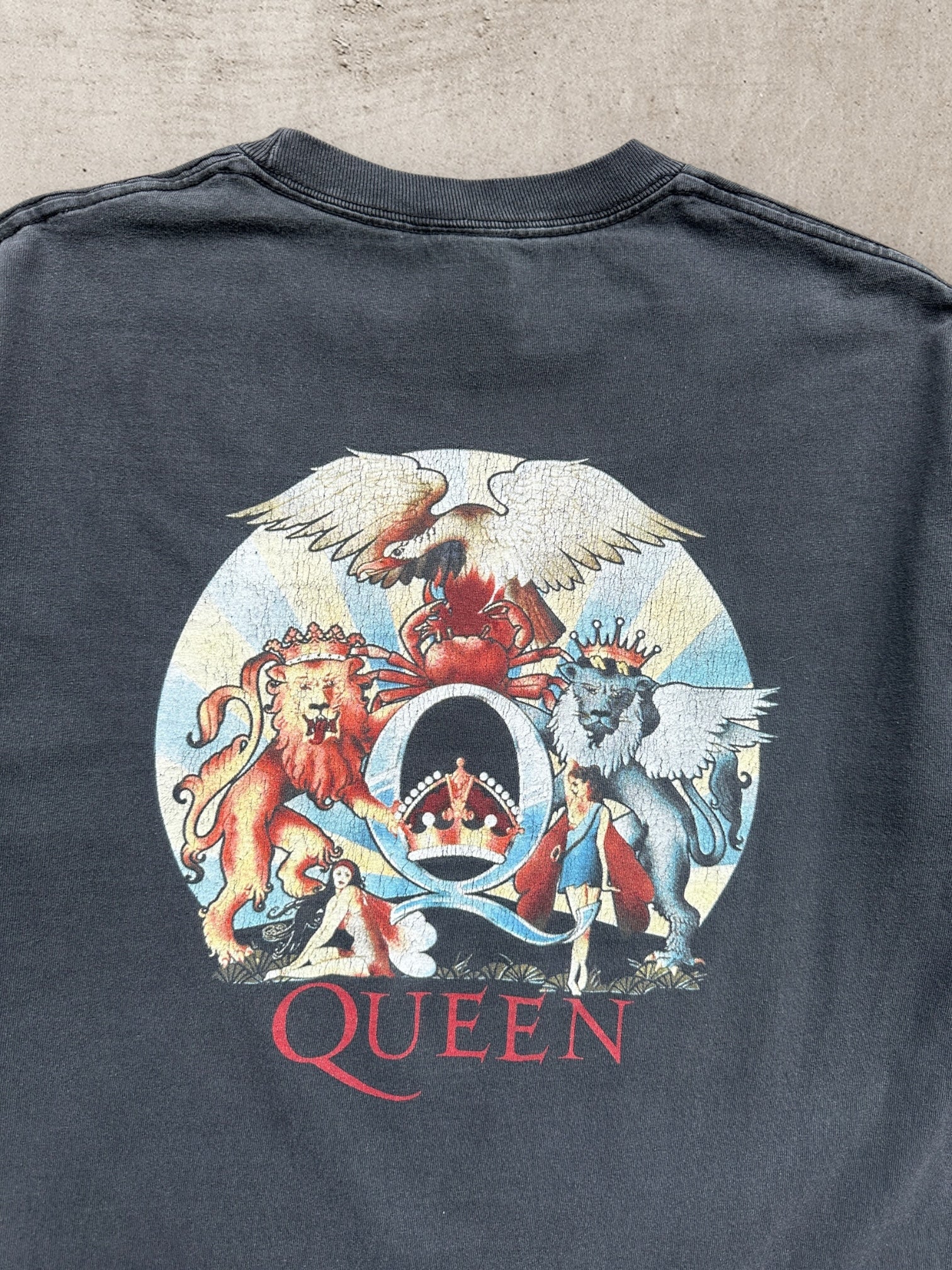 00s Queen Graphic T-Shirt - Medium