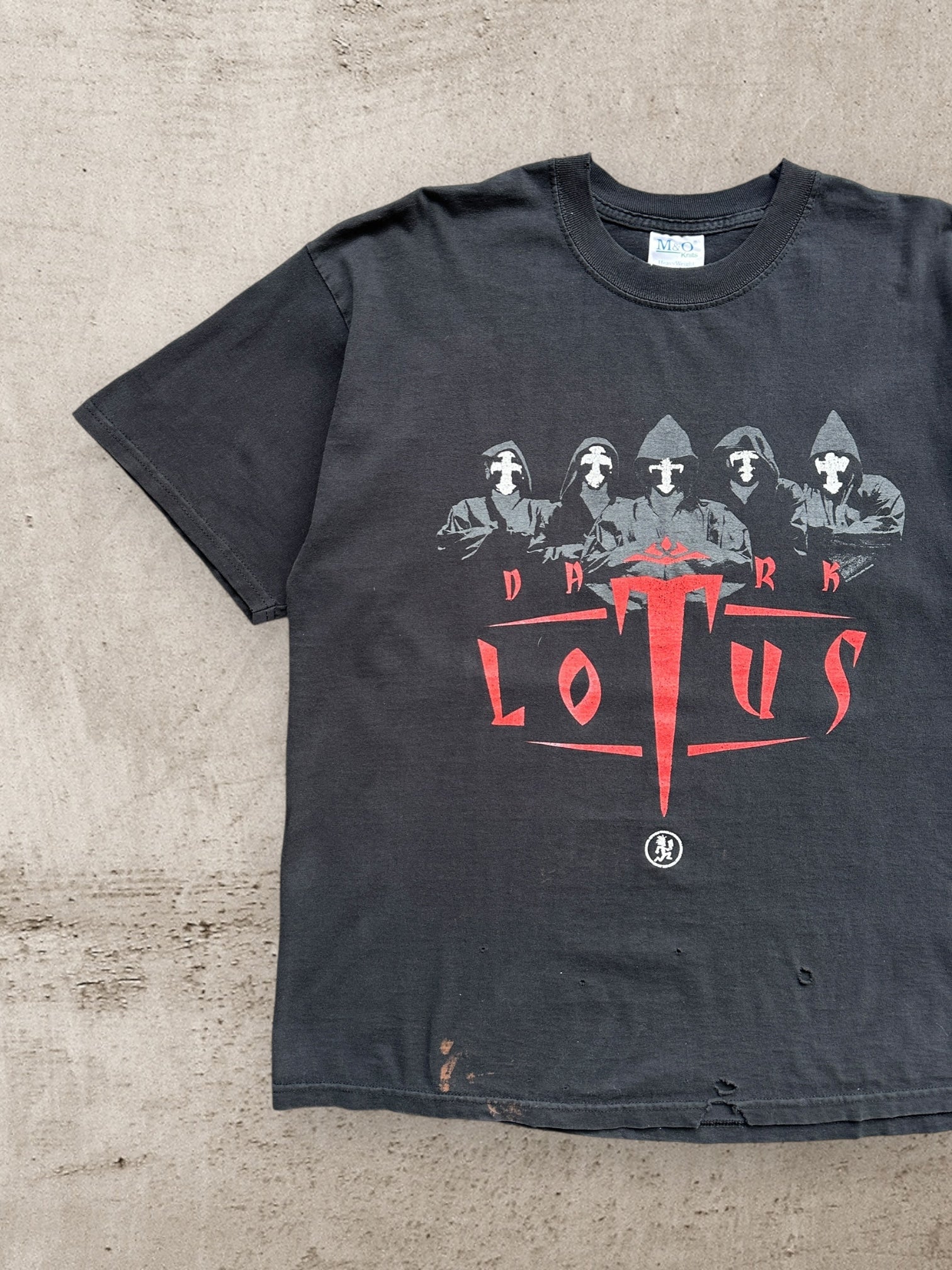 00s Dark Lotus Distressed Graphic T-Shirt - Large