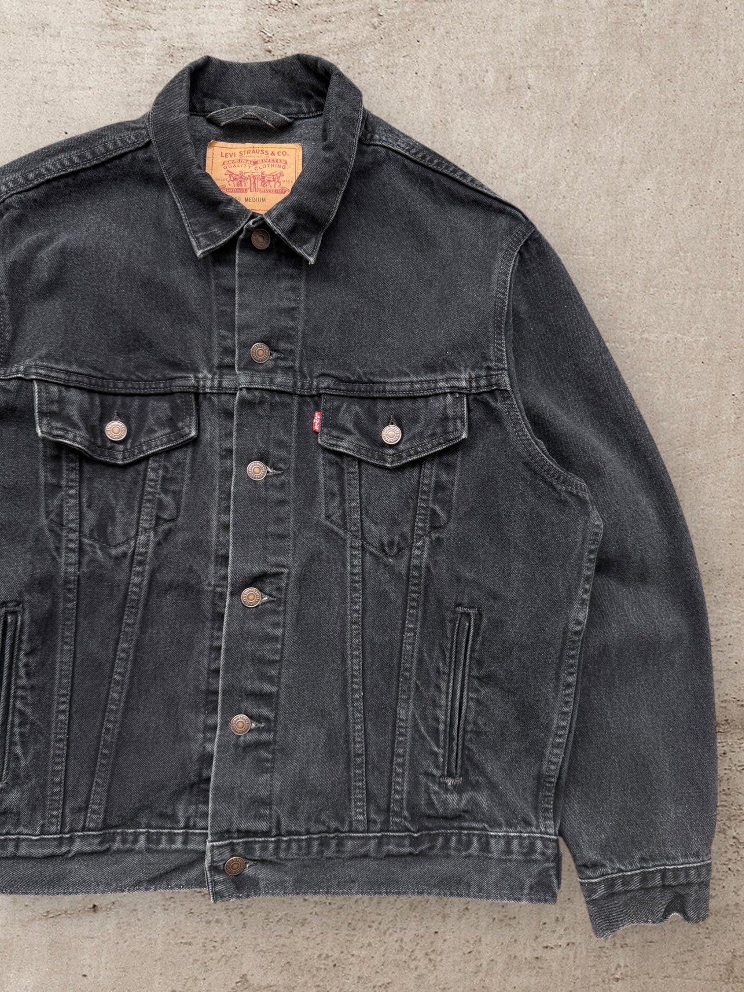 90s Levi’s Black Denim Jacket - Medium