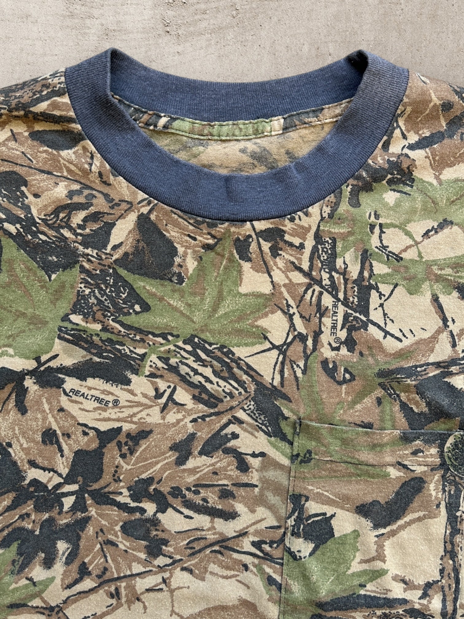 90s Real Tree Camouflage L/S Graphic T-Shirt - Large