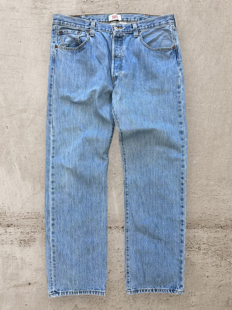 00s Levi’s 501 Light Wash Denim Jeans - 37x32