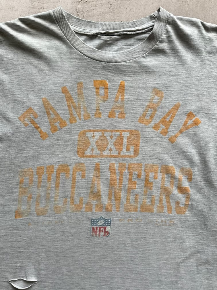 90s Tampa Bay Buccaneers Distressed Graphic T-Shirt - XL