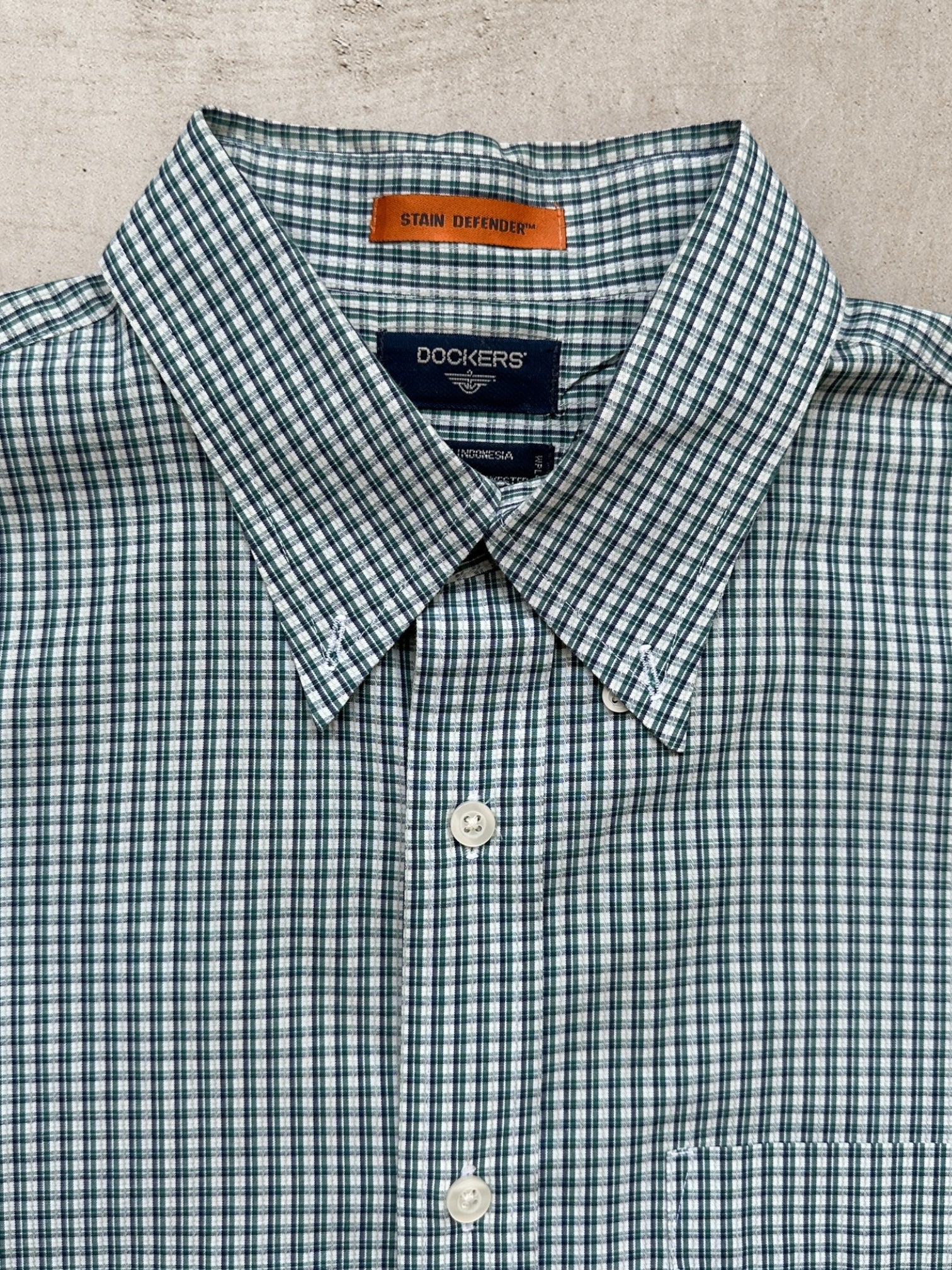 00s Dockers Plaid Cropped Button Up Shirt - Large