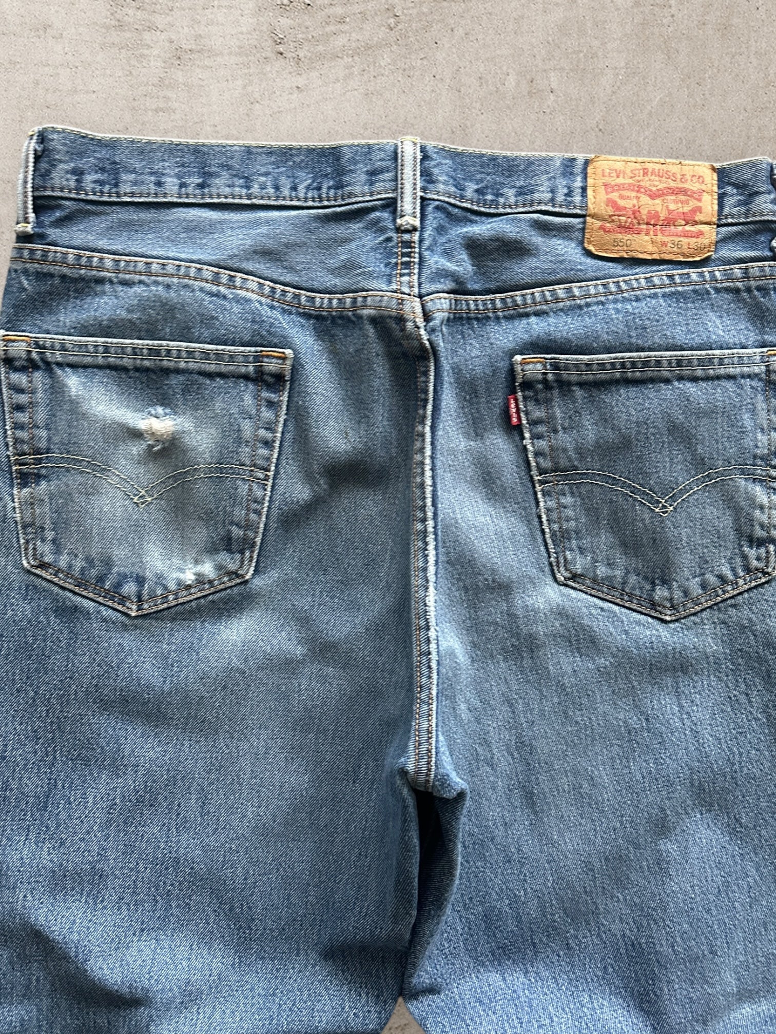 00s Levi’s 505 Distressed Denim Jeans - 36