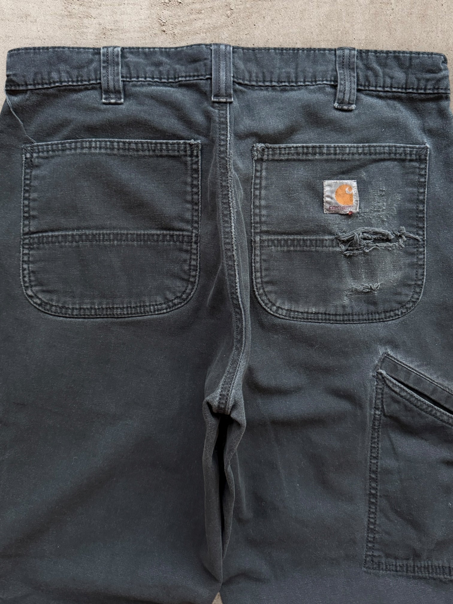 00s Carhartt Distressed Carpenter Pants - 33”