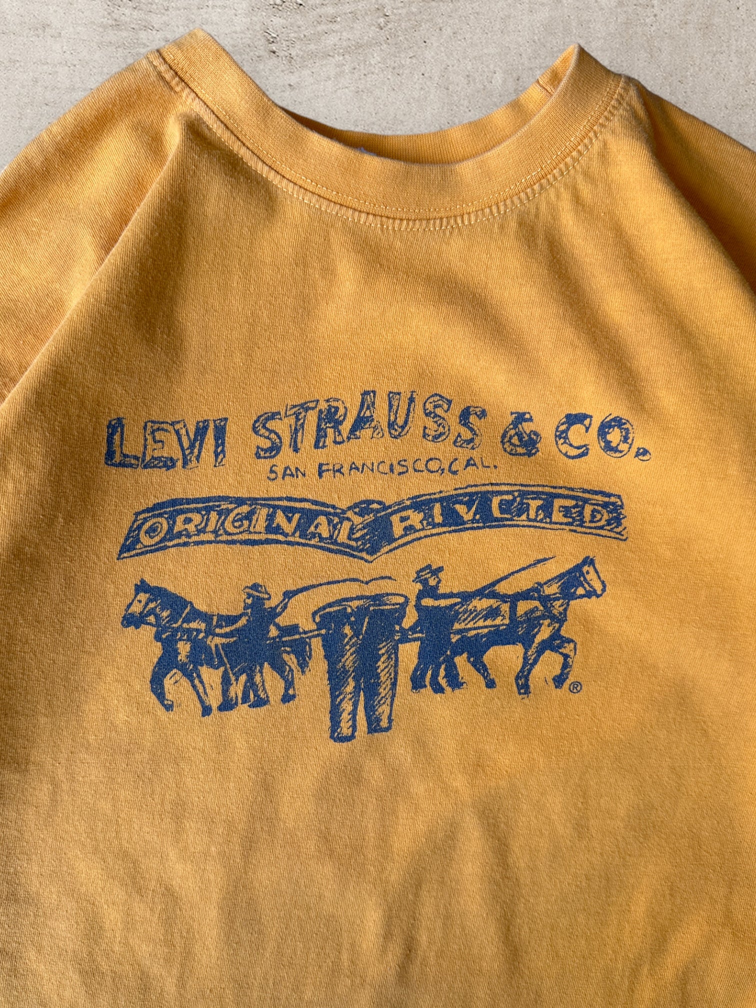 00s Bootleg Levi’s Strauss Logo T-Shirt - Small