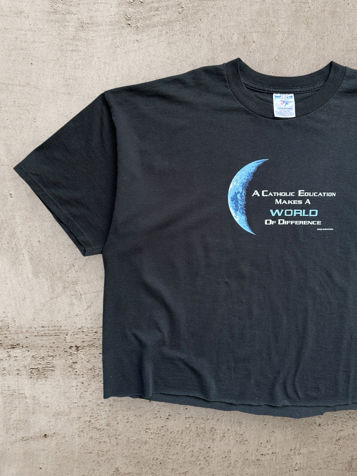 00s A Catholic Education Cropped Graphic T-Shirt - XXL