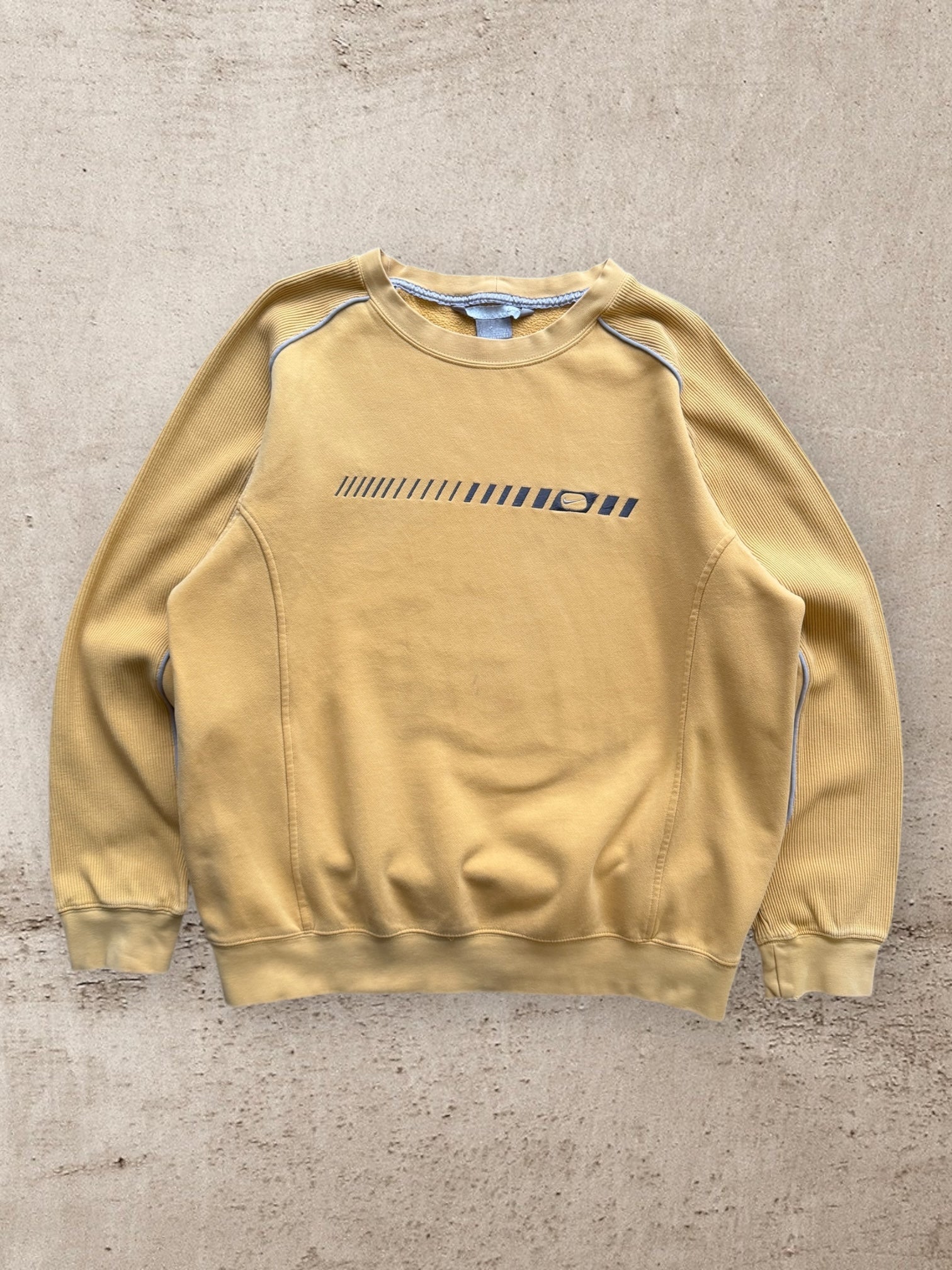 00s Nike Piped & Embroidered Crewneck - Large