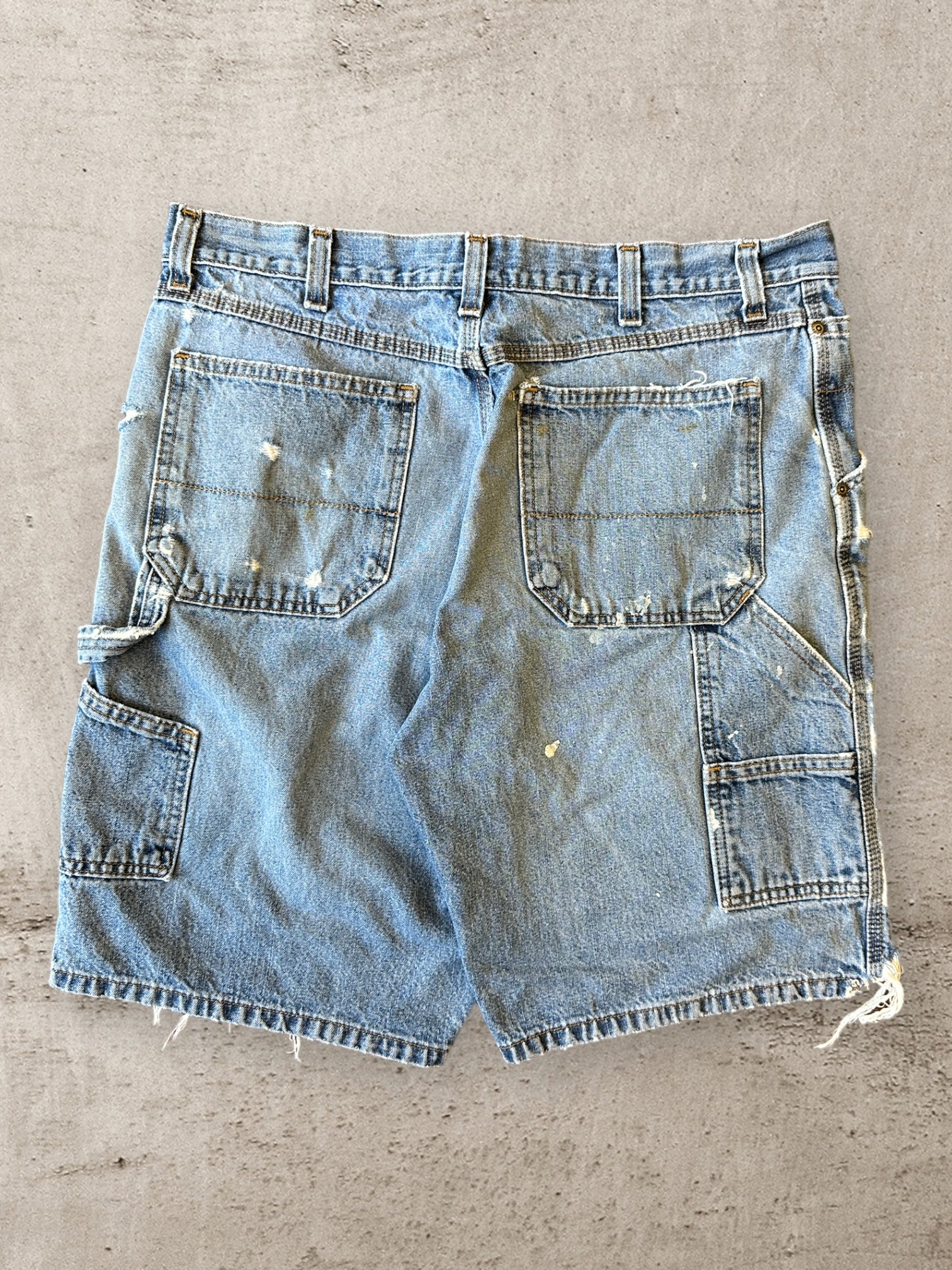 00s Distressed Light Wash Denim Carpenter Shorts - 38”