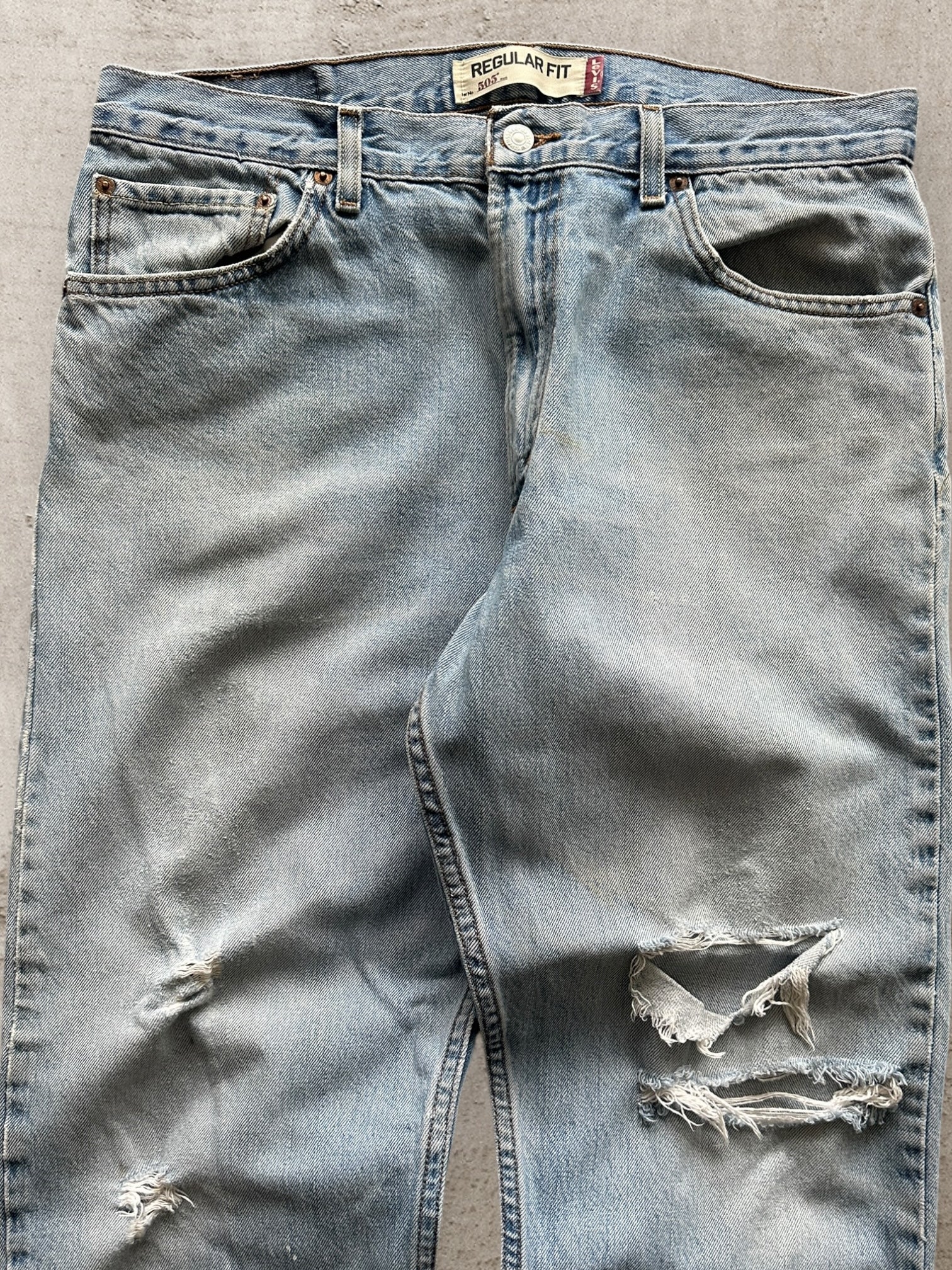 00s Levi’s 505 Distressed Denim Jeans - 36