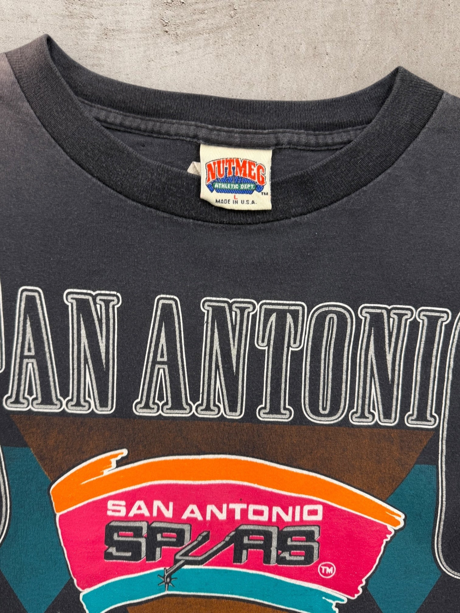 90s Nutmeg San Antonio Spurs Faded Graphic T-Shirt - Medium
