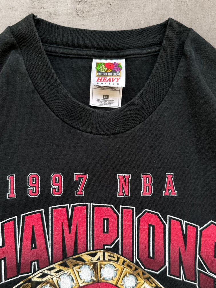 1997 Chicago Bulls Champions Ring Graphic T-Shirt - XL