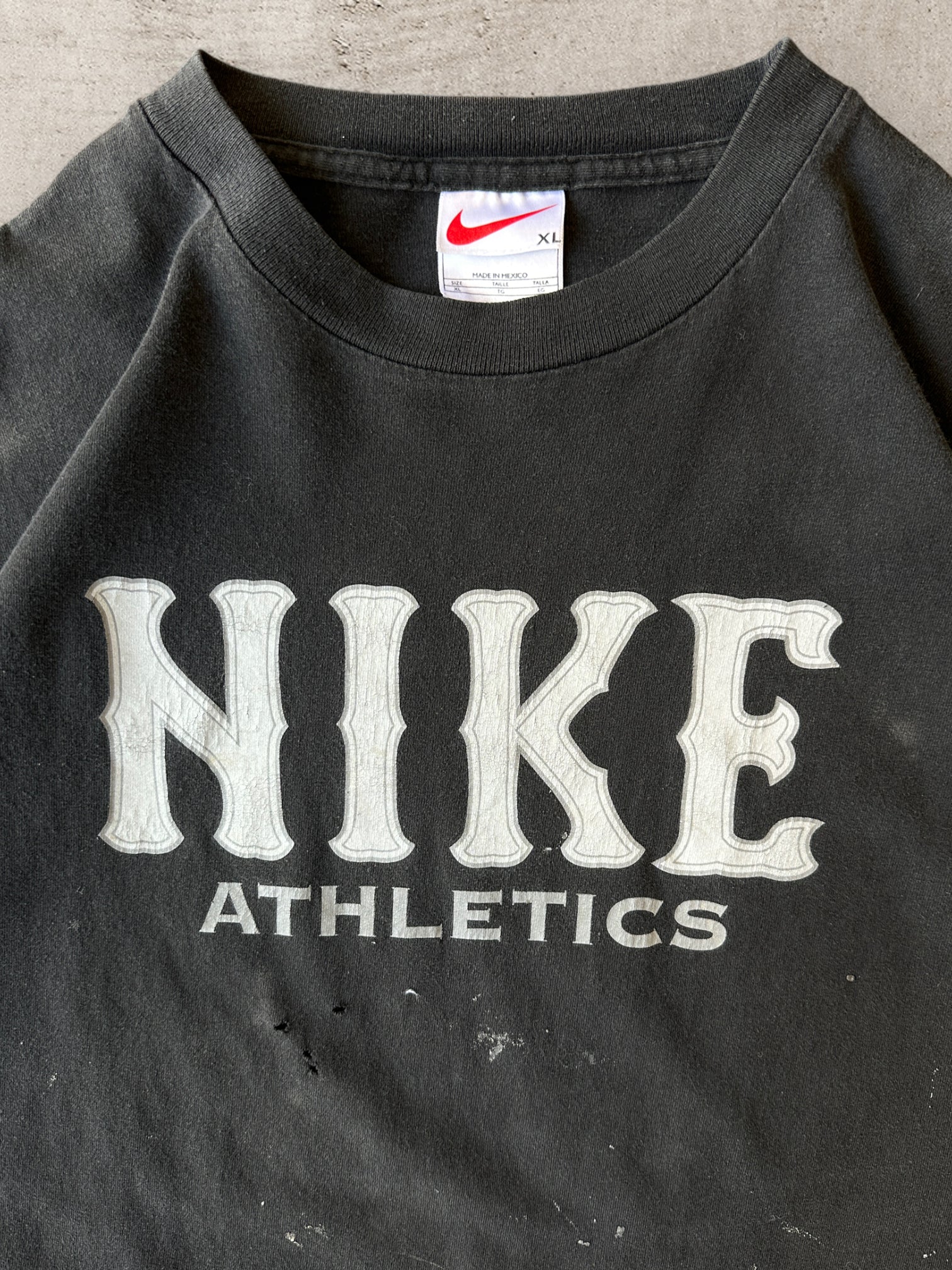 90s Nike Athletics Distressed T-Shirt - XL