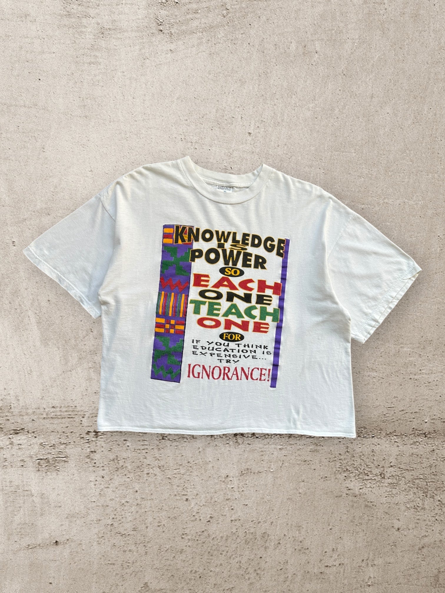 90s Knowledge is Power Graphic T-Shirt - Large