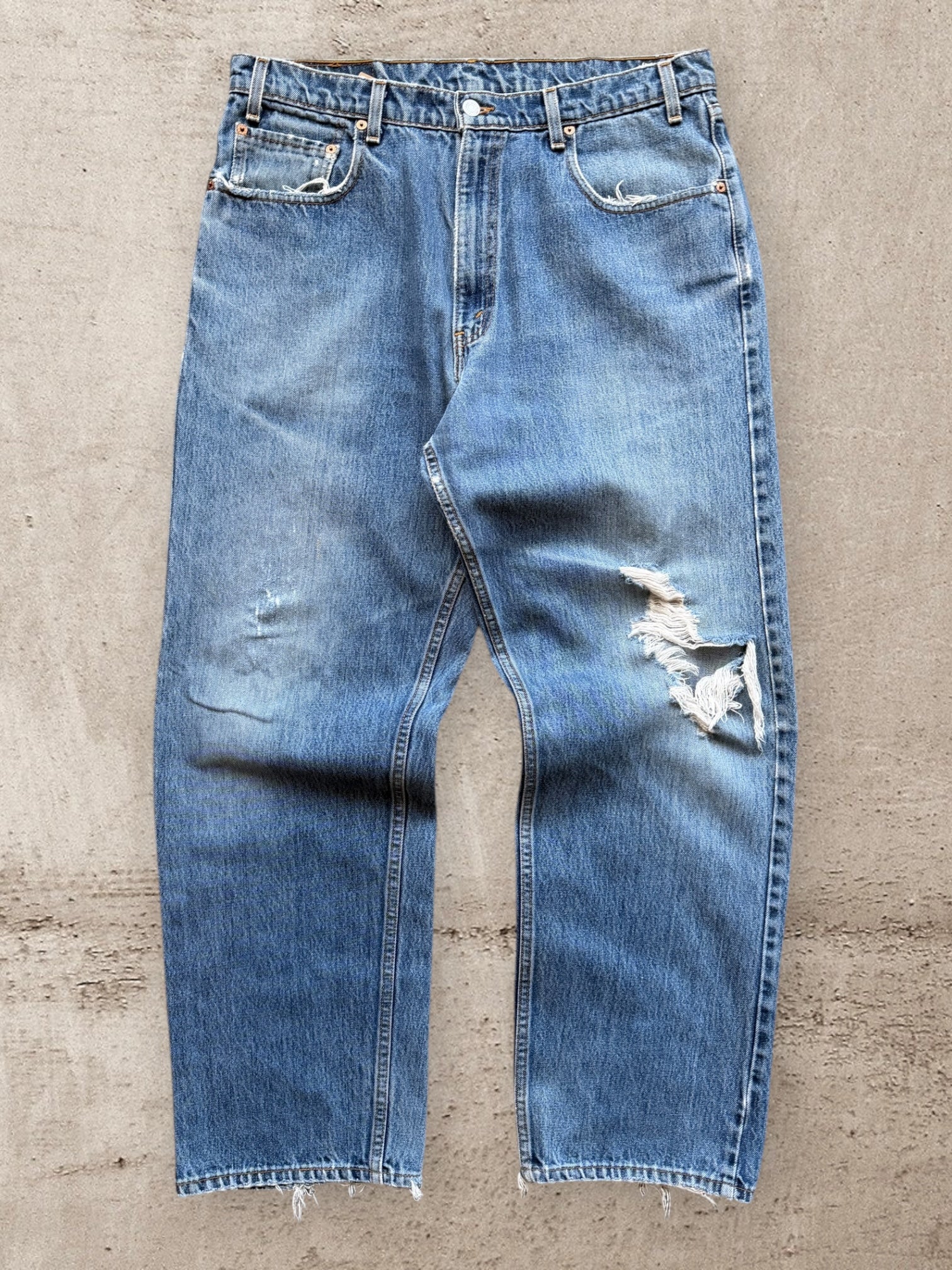 00s Levi’s 569 Distressed Denim Jeans - 36