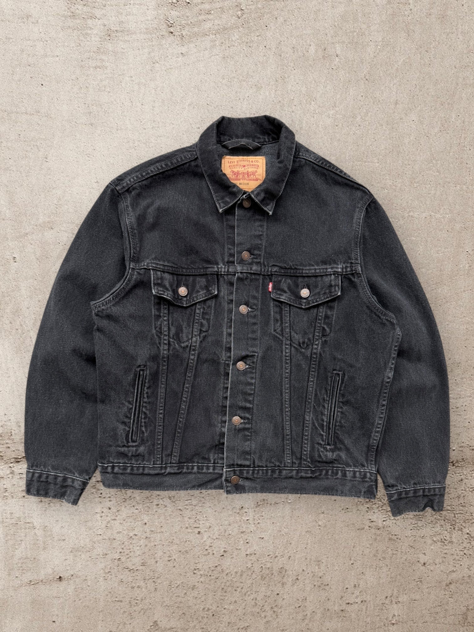 90s Levi’s Black Denim Jacket - Medium