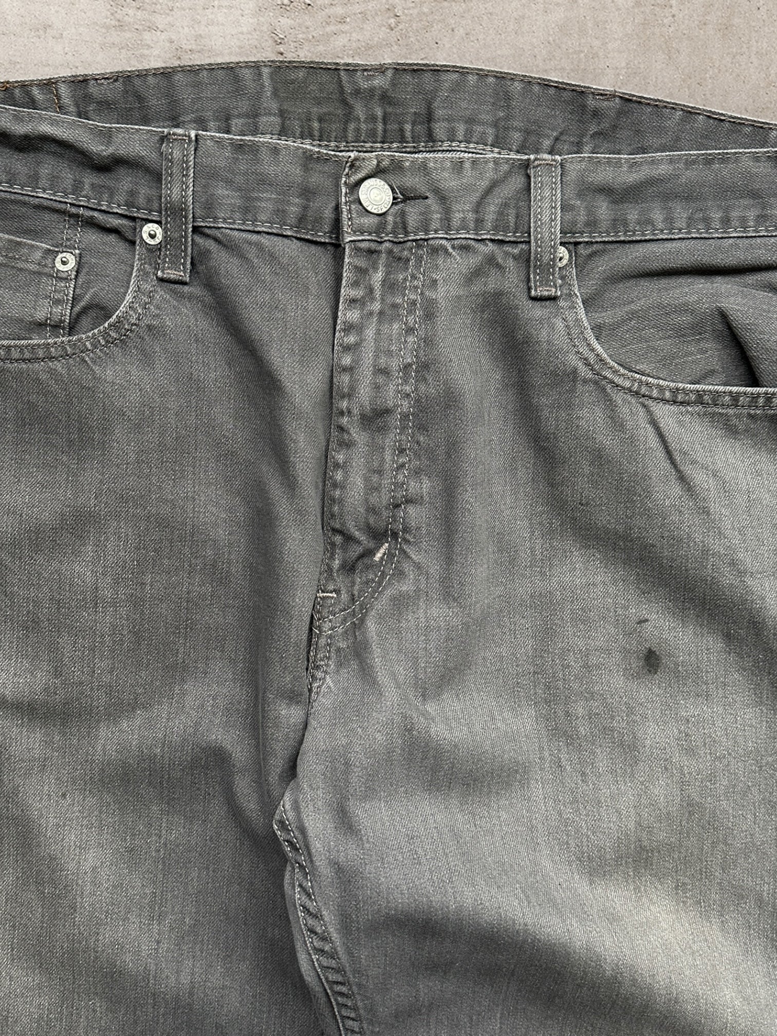 00s Levi's 569 Denim Jeans - 38 – The Juncture