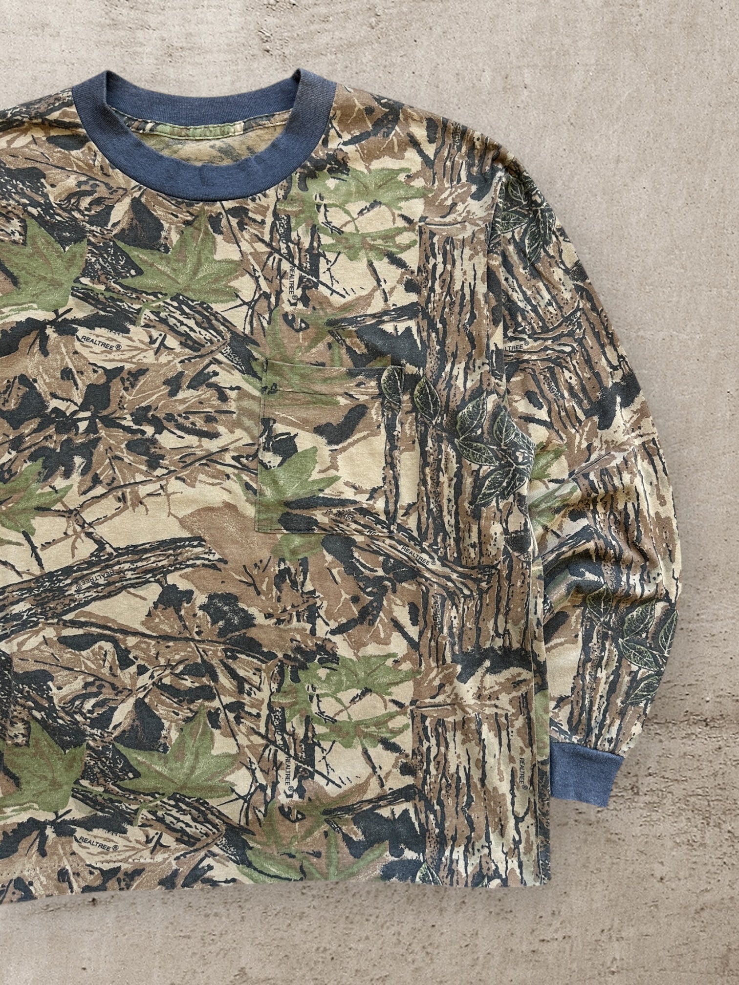 90s Real Tree Camouflage L/S Graphic T-Shirt - Large