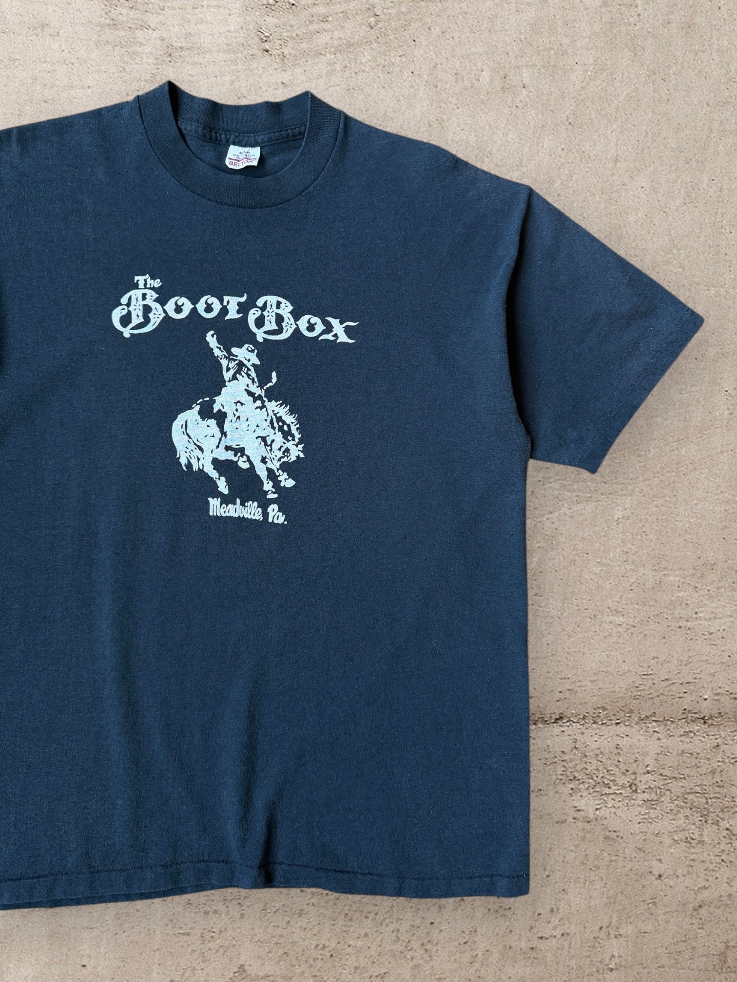 70s The Boot Box Graphic T-Shirt - Large