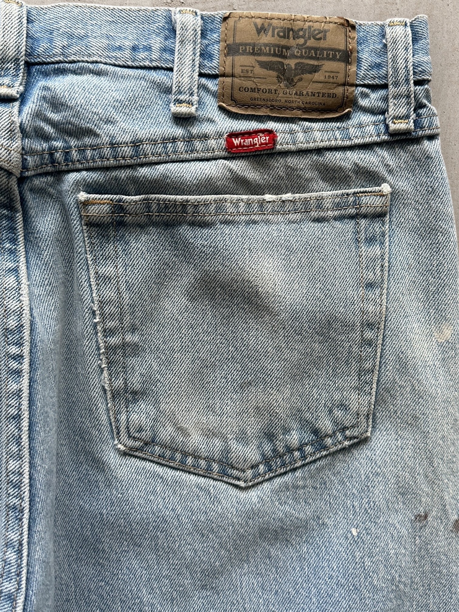 00s Wrangler Distressed Denim Jeans - 34