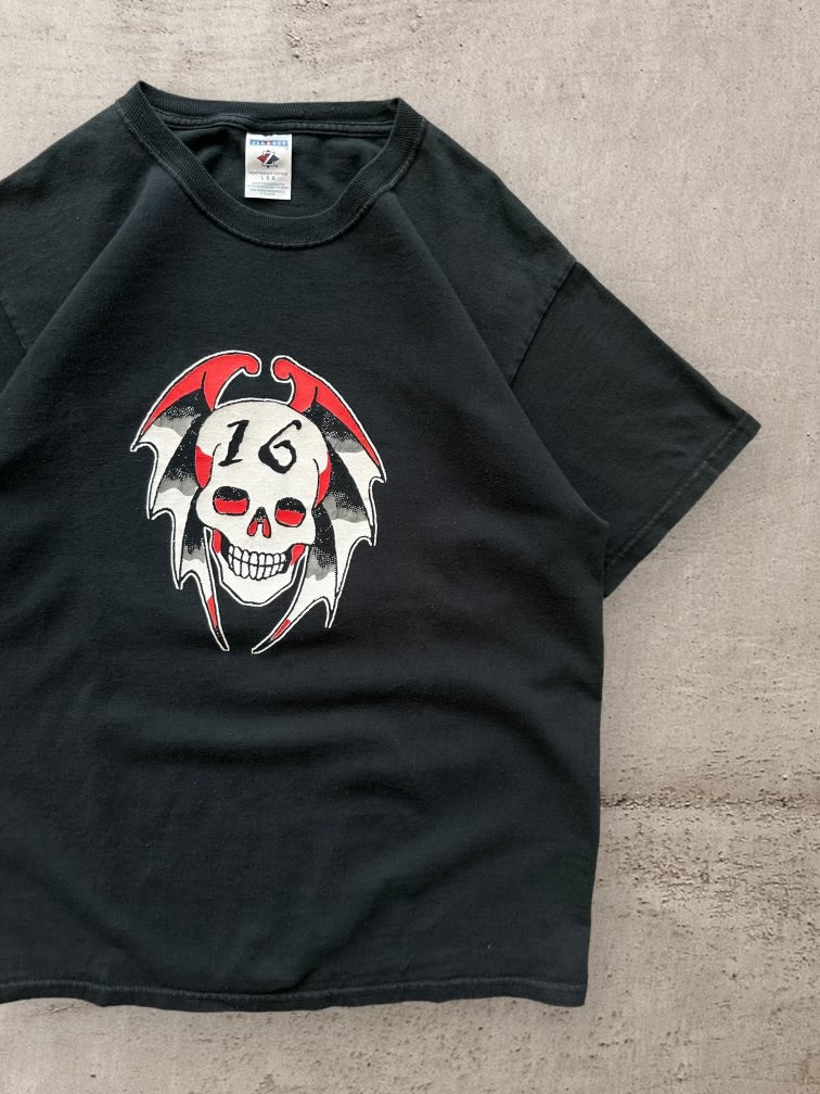 00s 16 Skull Graphic T-Shirt - Medium