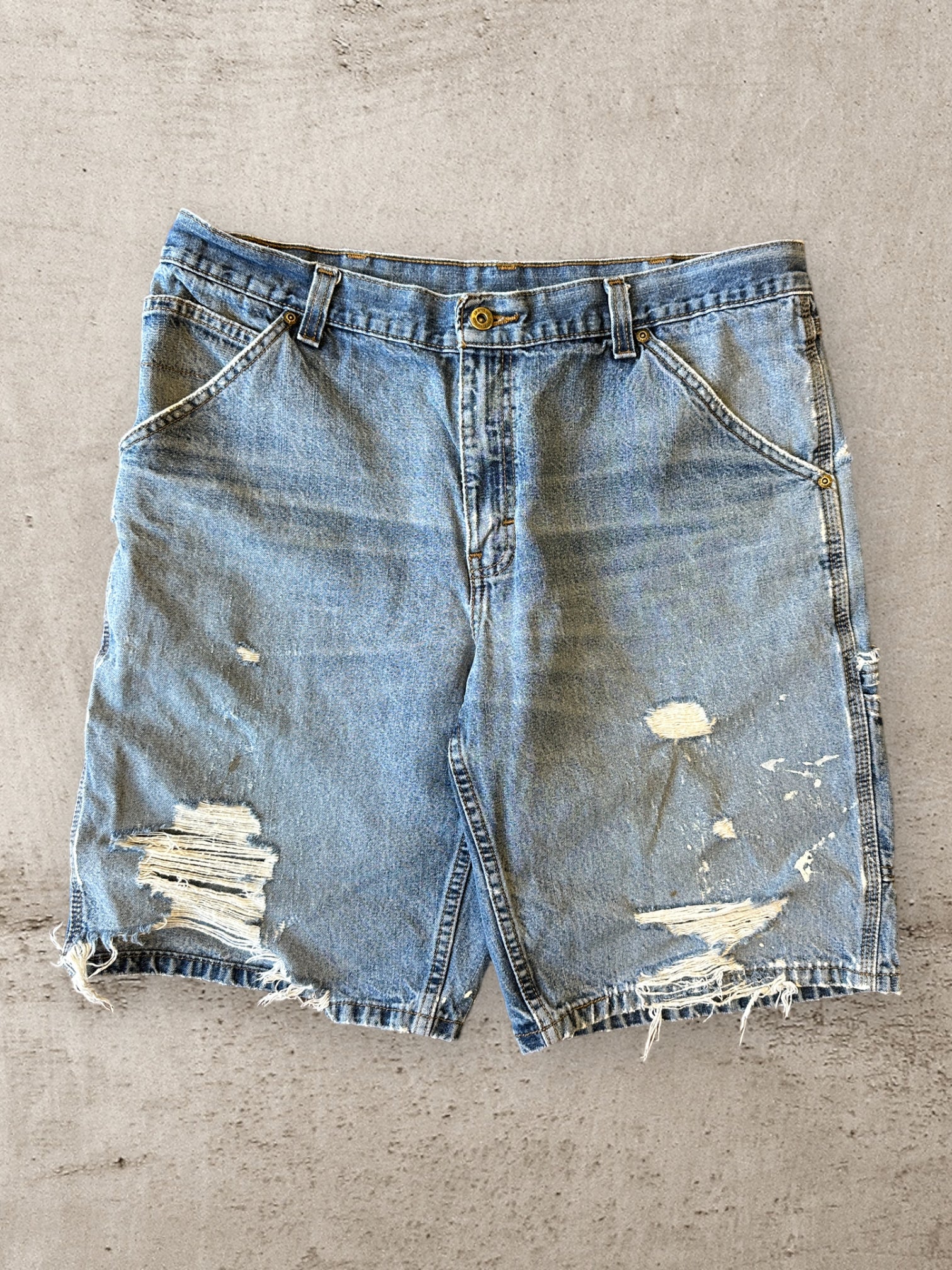 00s Distressed Light Wash Denim Carpenter Shorts - 38”