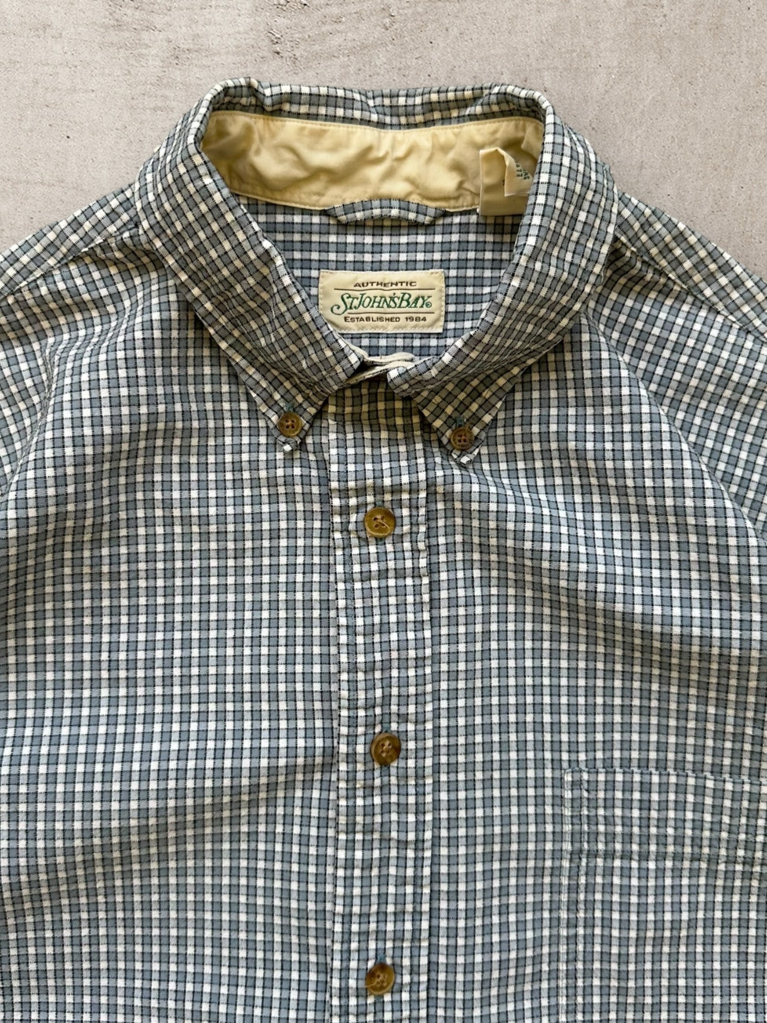 00's Plaid Button Up Shirt - Large