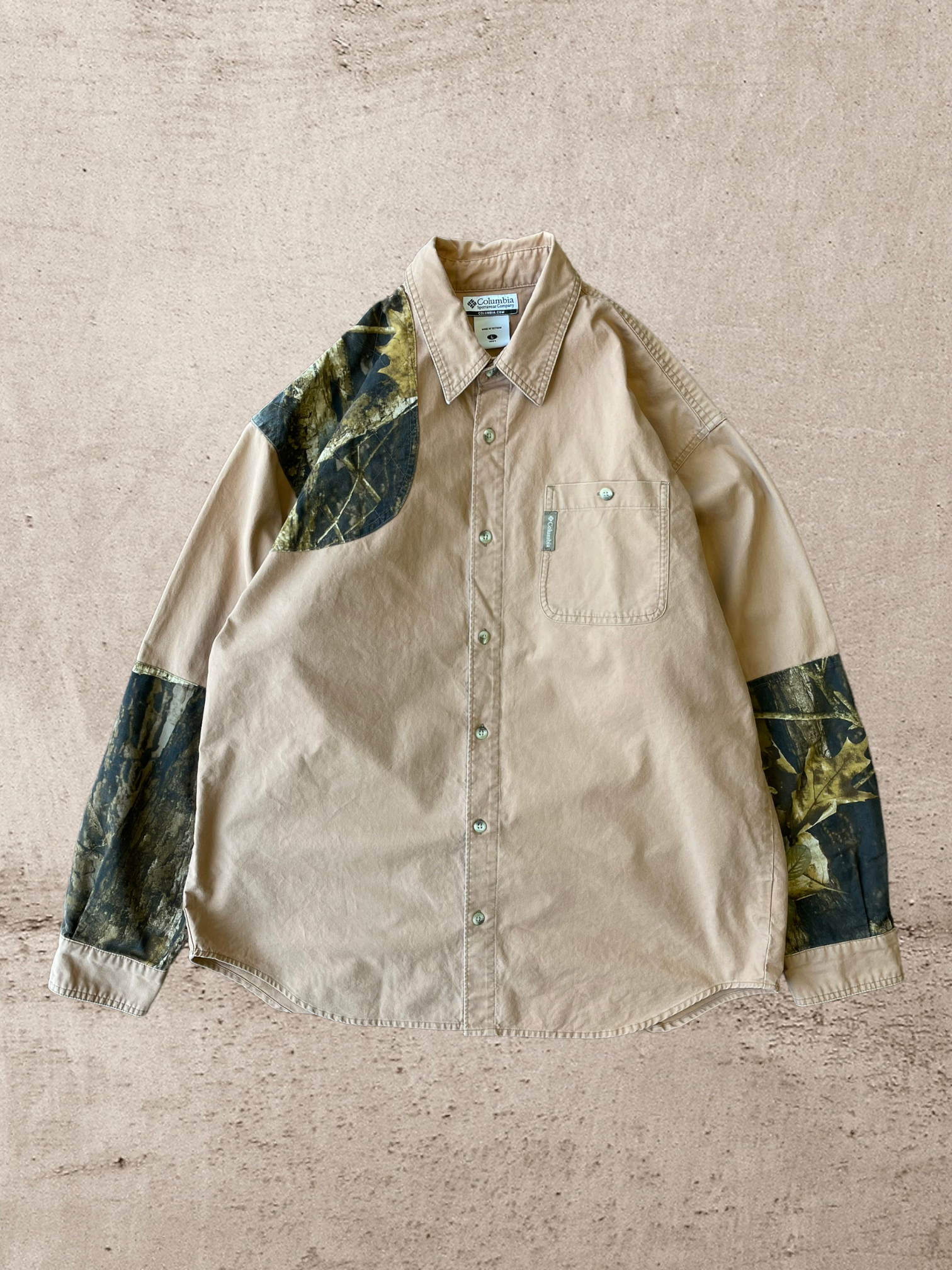 Columbia Camo Button Up - Large