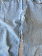 Load image into Gallery viewer, 90s Levi 505 Light Wash Jeans - 29x27
