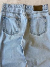Load image into Gallery viewer, 90s Calvin Klein Light Wash Jeans - 33x30
