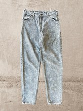 Load image into Gallery viewer, 90s Levi&#39;s Stonewash Distressed Jeans - 32x30
