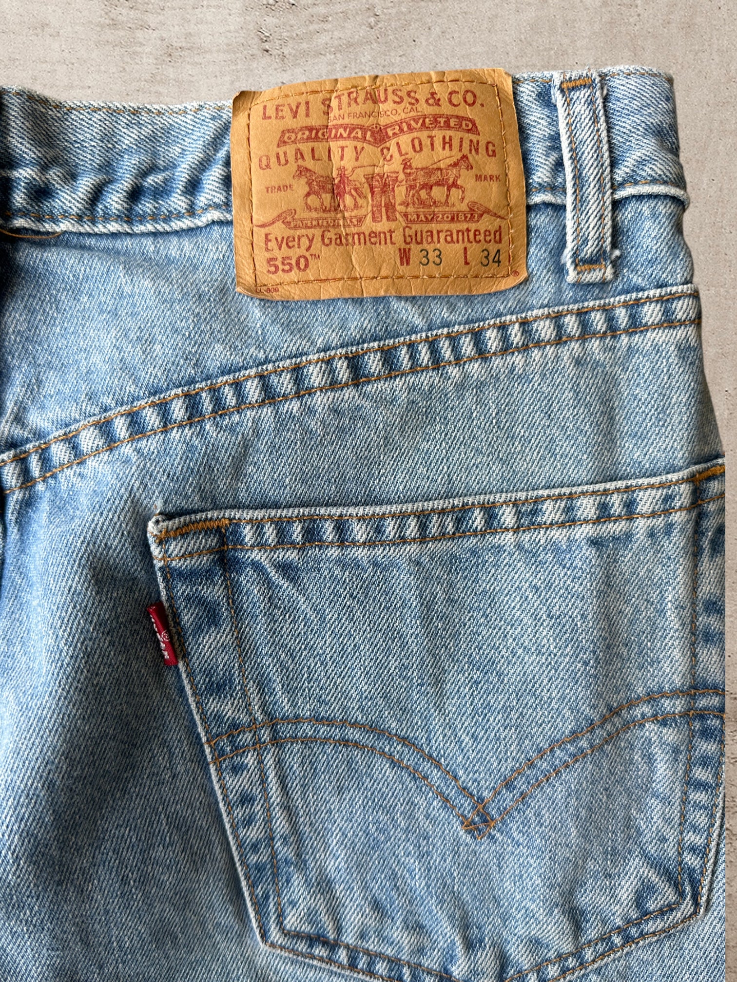90s Levi 550 Light Wash Jeans - 32x34