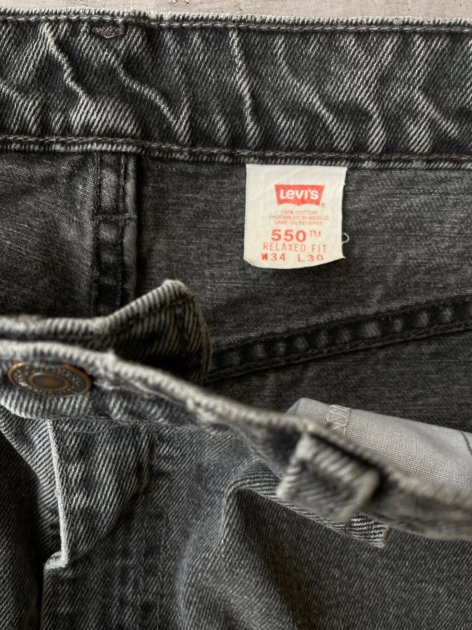 80s Levis 550 Relaxed Fit Jeans - 33x30