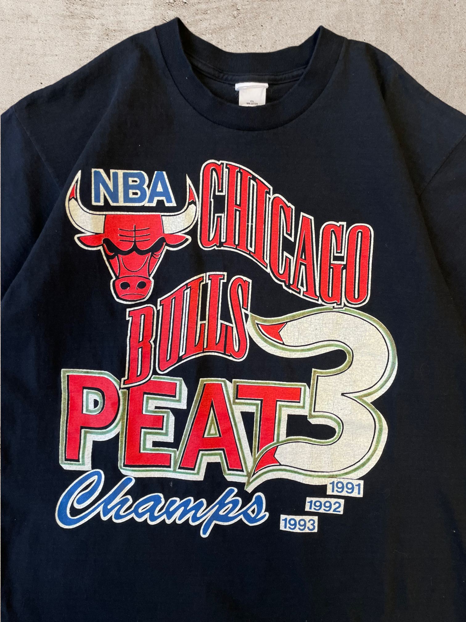 1993 Chicago Bulls 3-Peat T-Shirt - Large